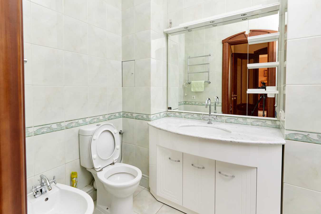 Аренда 4-комнатной квартиры 210 м², Старонаводницкая ул., 13
