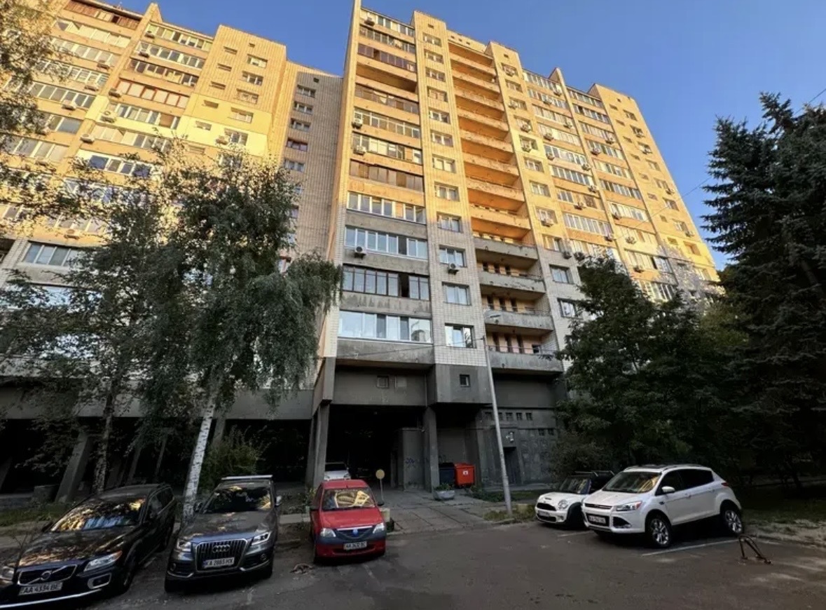 Продажа 3-комнатной квартиры 90 м², Суворова ул., 11