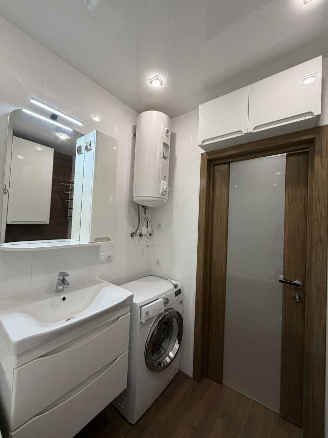 Продажа 1-комнатной квартиры 52 м², Михаила Донца ул., Ломоносова, 48