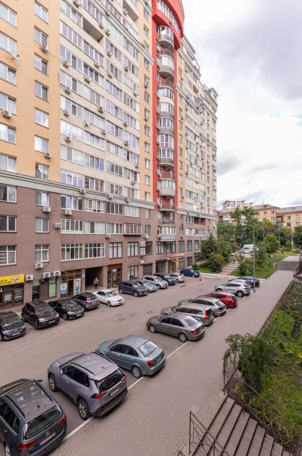 Продажа 1-комнатной квартиры 52 м², Михаила Донца ул., Ломоносова, 48