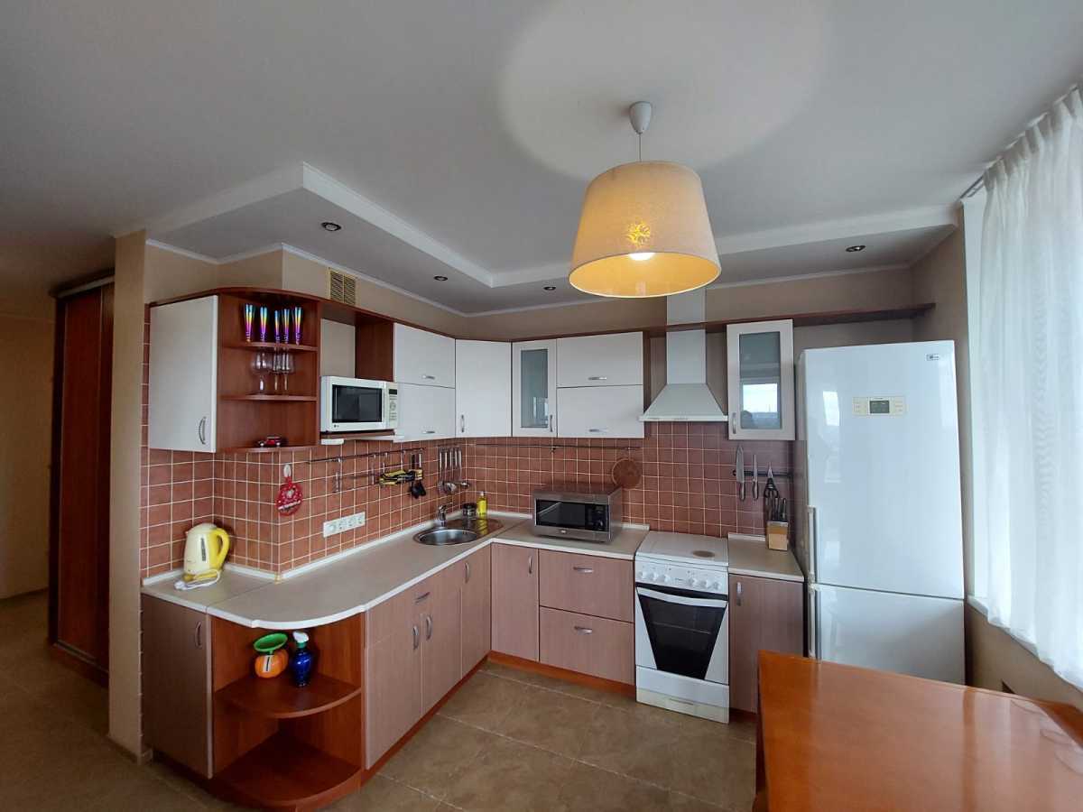 Аренда 1-комнатной квартиры 57 м², Днепровская наб., 26Б