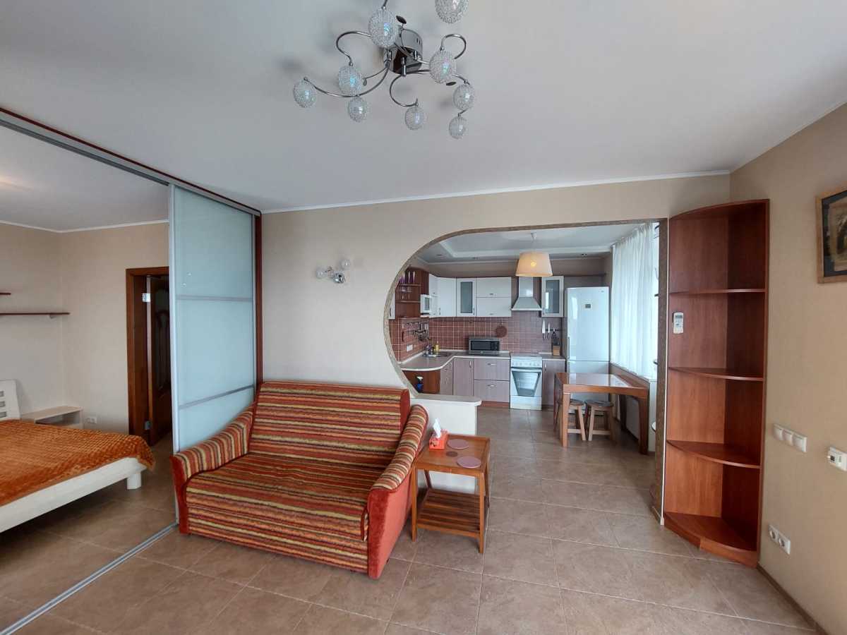 Аренда 1-комнатной квартиры 57 м², Днепровская наб., 26Б