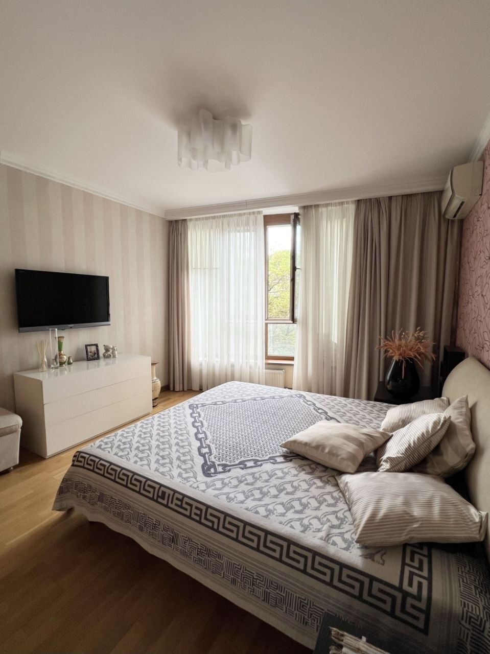 Продажа 1-комнатной квартиры 80 м², Обсерваторный пер., 2/6