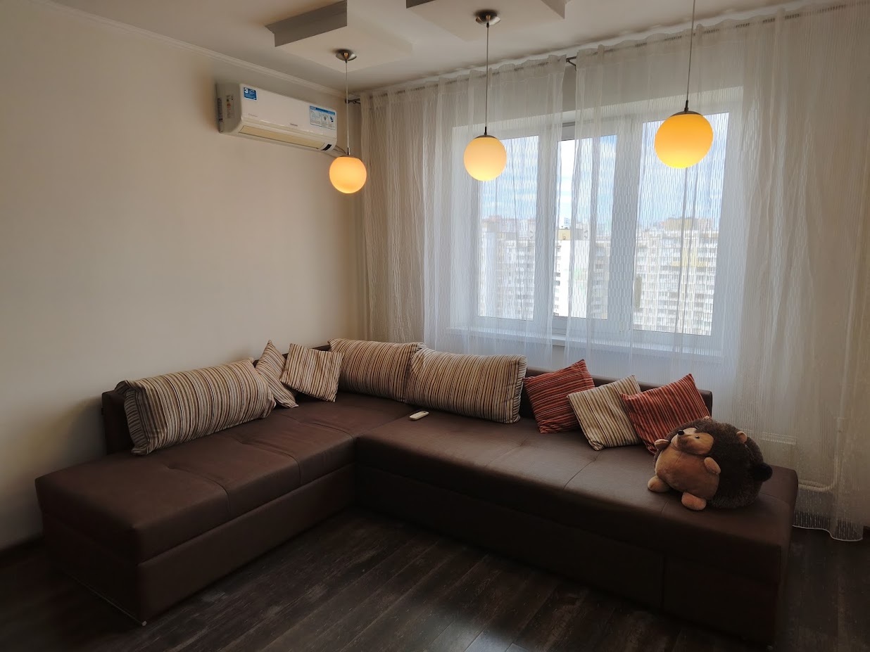 Продаж 2-кімнатної квартири 56 м², Олександра Мішуги вул.