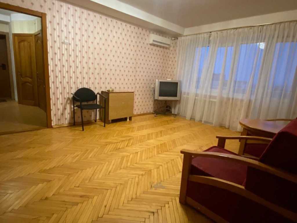 Оренда 3-кімнатної квартири 62 м², Кирилівська вул., 117