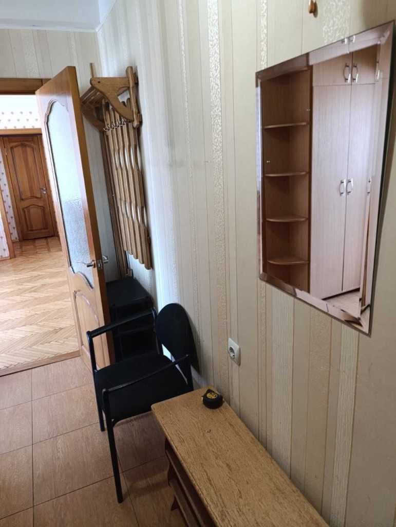 Оренда 3-кімнатної квартири 62 м², Кирилівська вул., 117