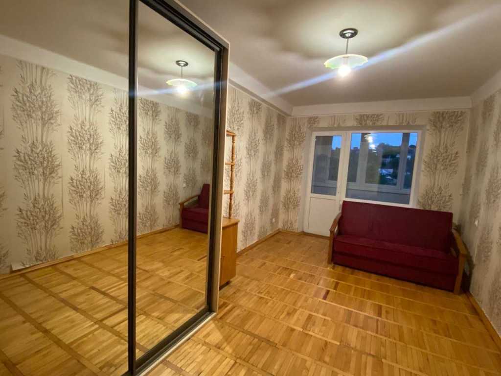 Оренда 3-кімнатної квартири 62 м², Кирилівська вул., 117