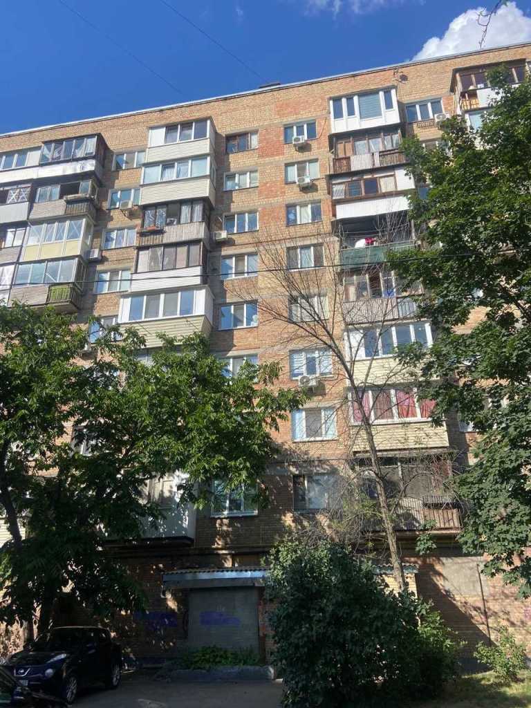 Оренда 3-кімнатної квартири 62 м², Кирилівська вул., 117