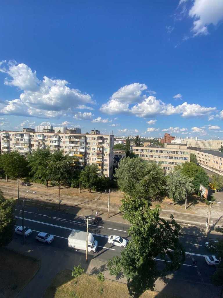 Оренда 3-кімнатної квартири 62 м², Кирилівська вул., 117