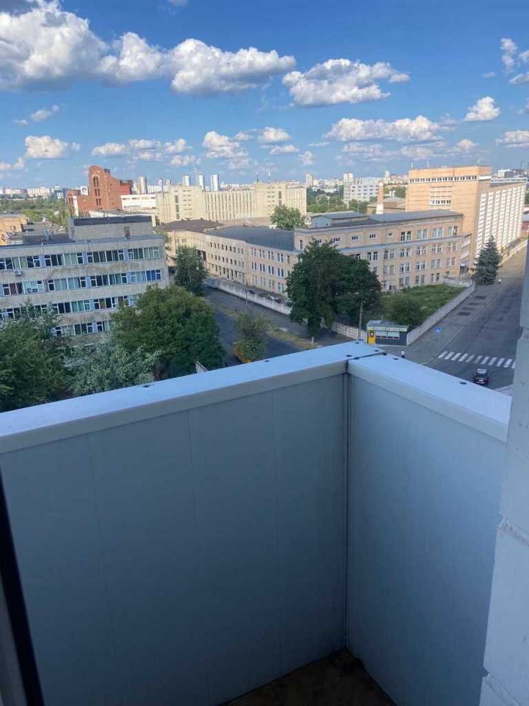 Оренда 3-кімнатної квартири 62 м², Кирилівська вул., 117