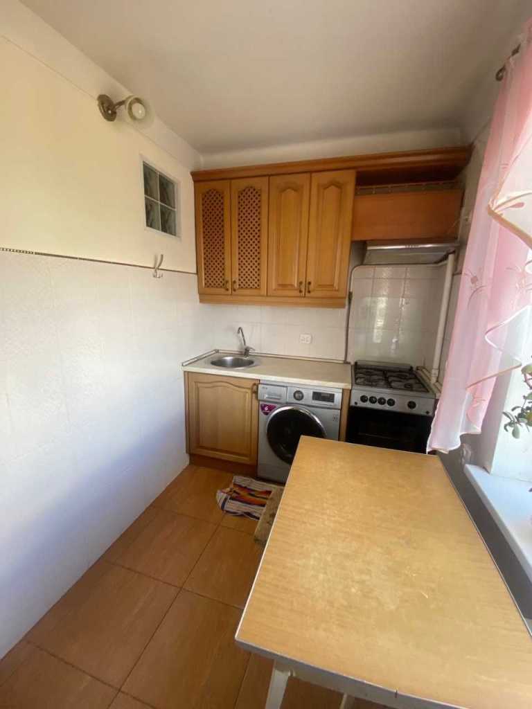 Оренда 3-кімнатної квартири 62 м², Кирилівська вул., 117