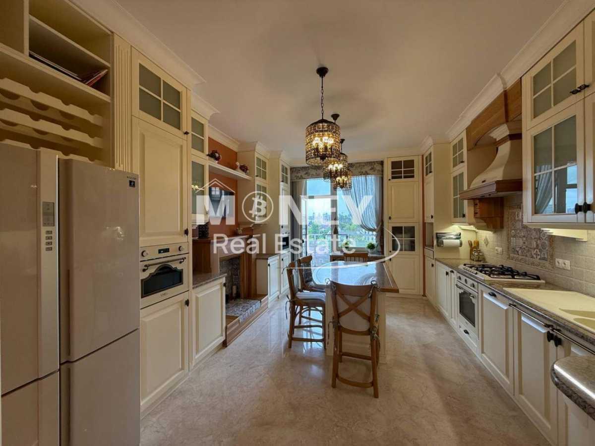 Аренда 3-комнатной квартиры 122 м², Зверинецкая ул., 47