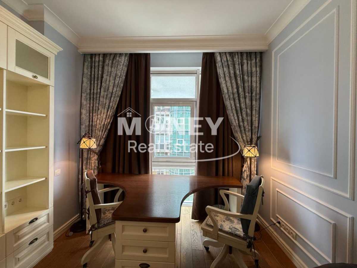 Аренда 3-комнатной квартиры 122 м², Зверинецкая ул., 47