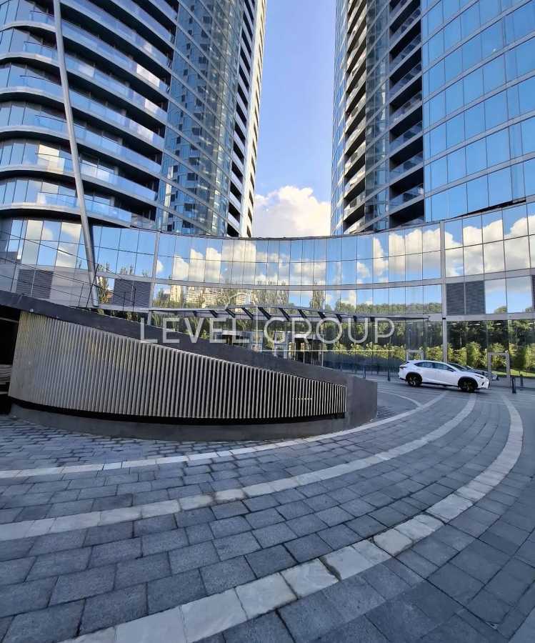 Продажа 3-комнатной квартиры 124 м², Иоанна Павла II ул., 12