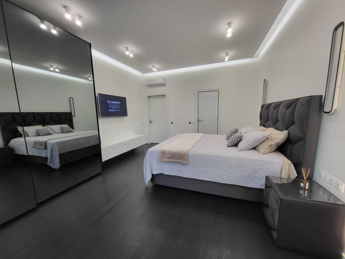 Аренда 2-комнатной квартиры 93 м², Саперное Поле ул., 5