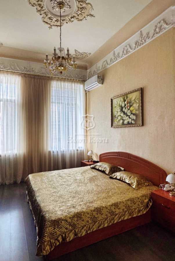 Продаж 2-кімнатної квартири 71 м², Інженерний пров., 4