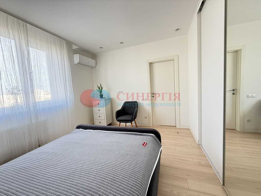 Оренда 3-кімнатної квартири 96 м², Мельникова, 51Б