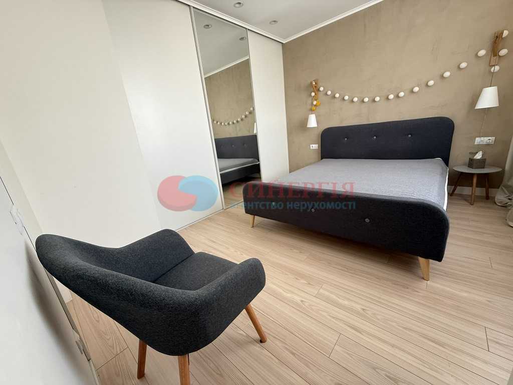 Оренда 3-кімнатної квартири 96 м², Мельникова, 51Б
