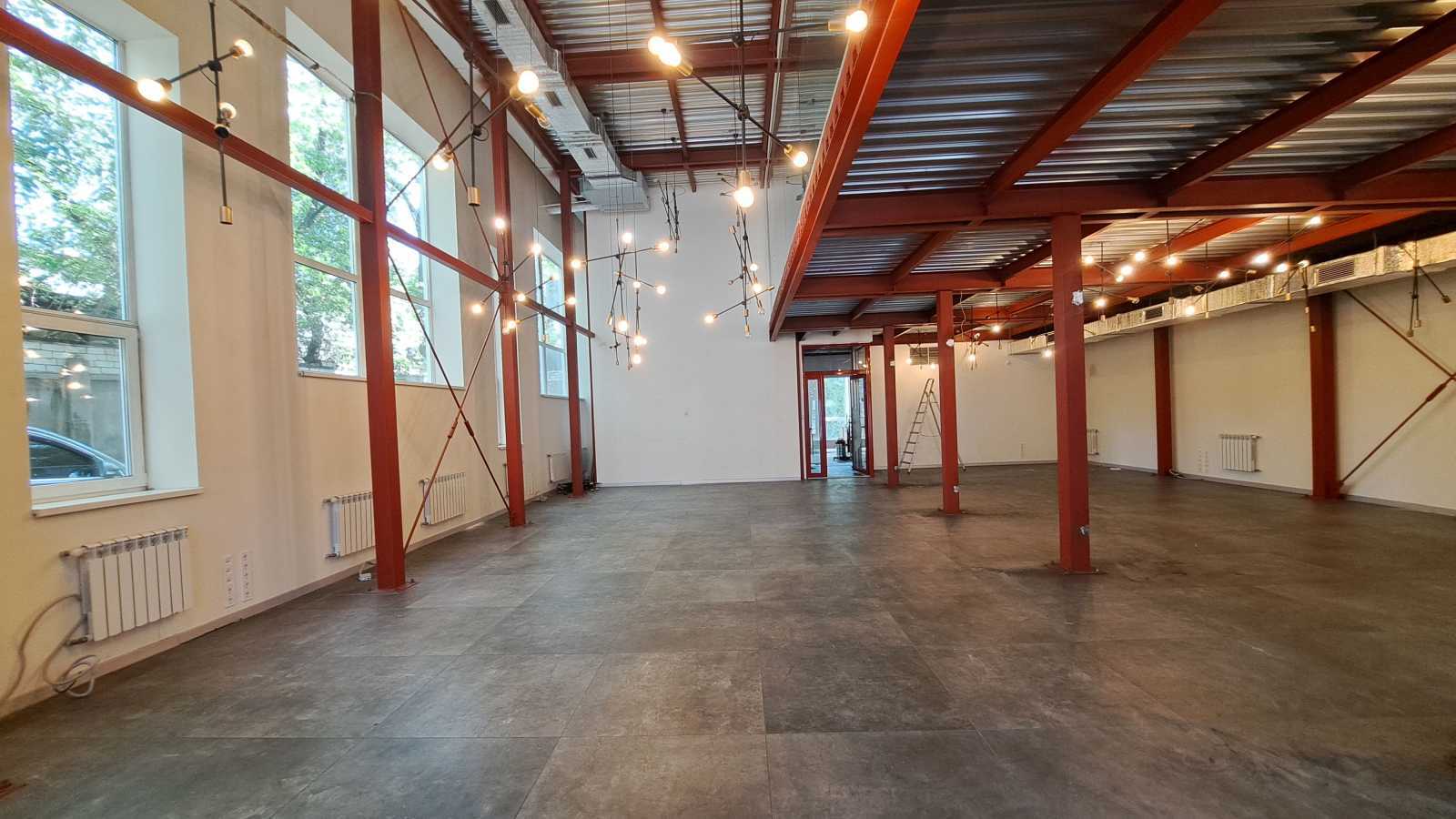 Аренда офиса 250 м², Евгения Сверстюка ул., 11Б
