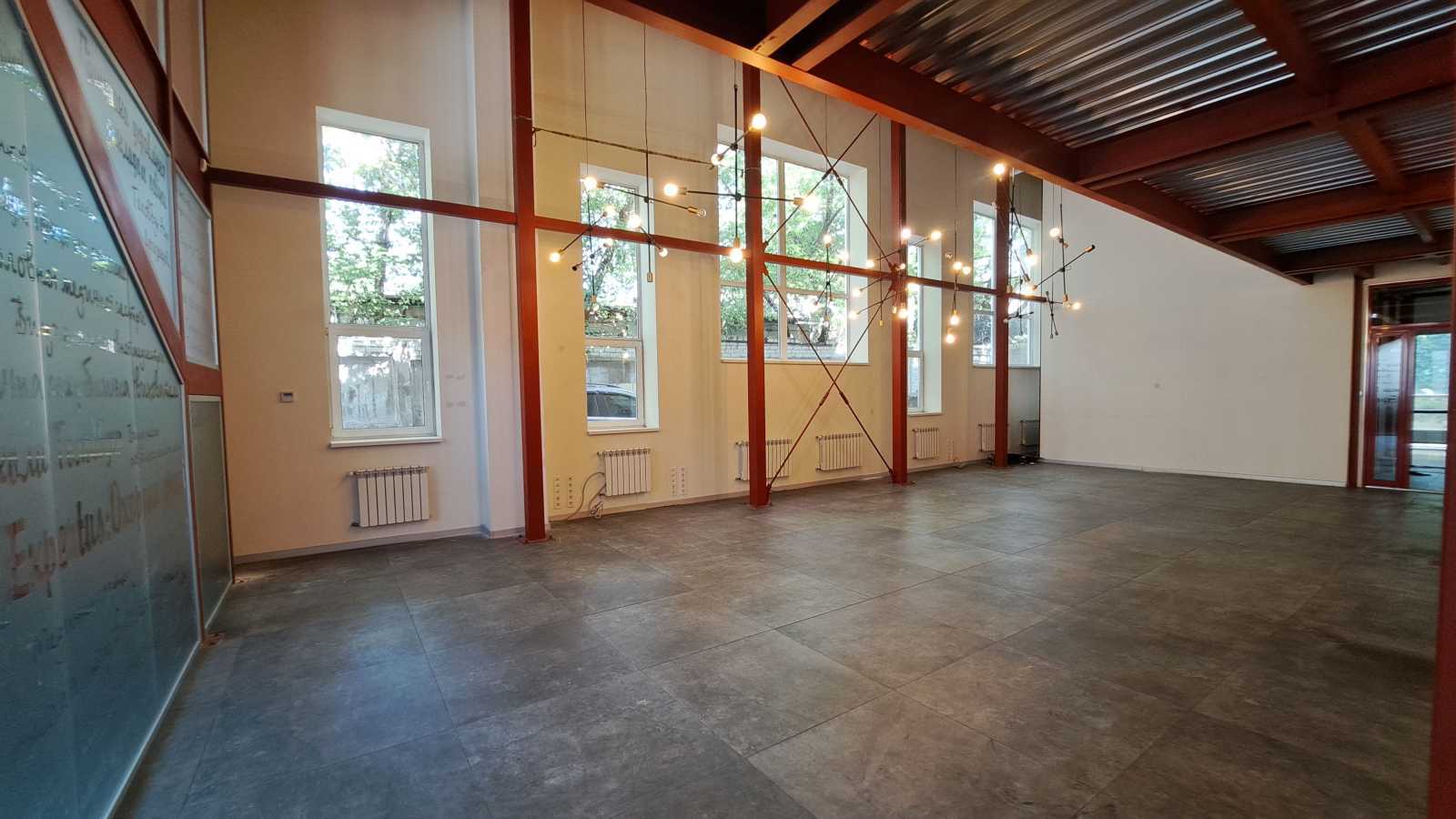 Аренда офиса 250 м², Евгения Сверстюка ул., 11Б