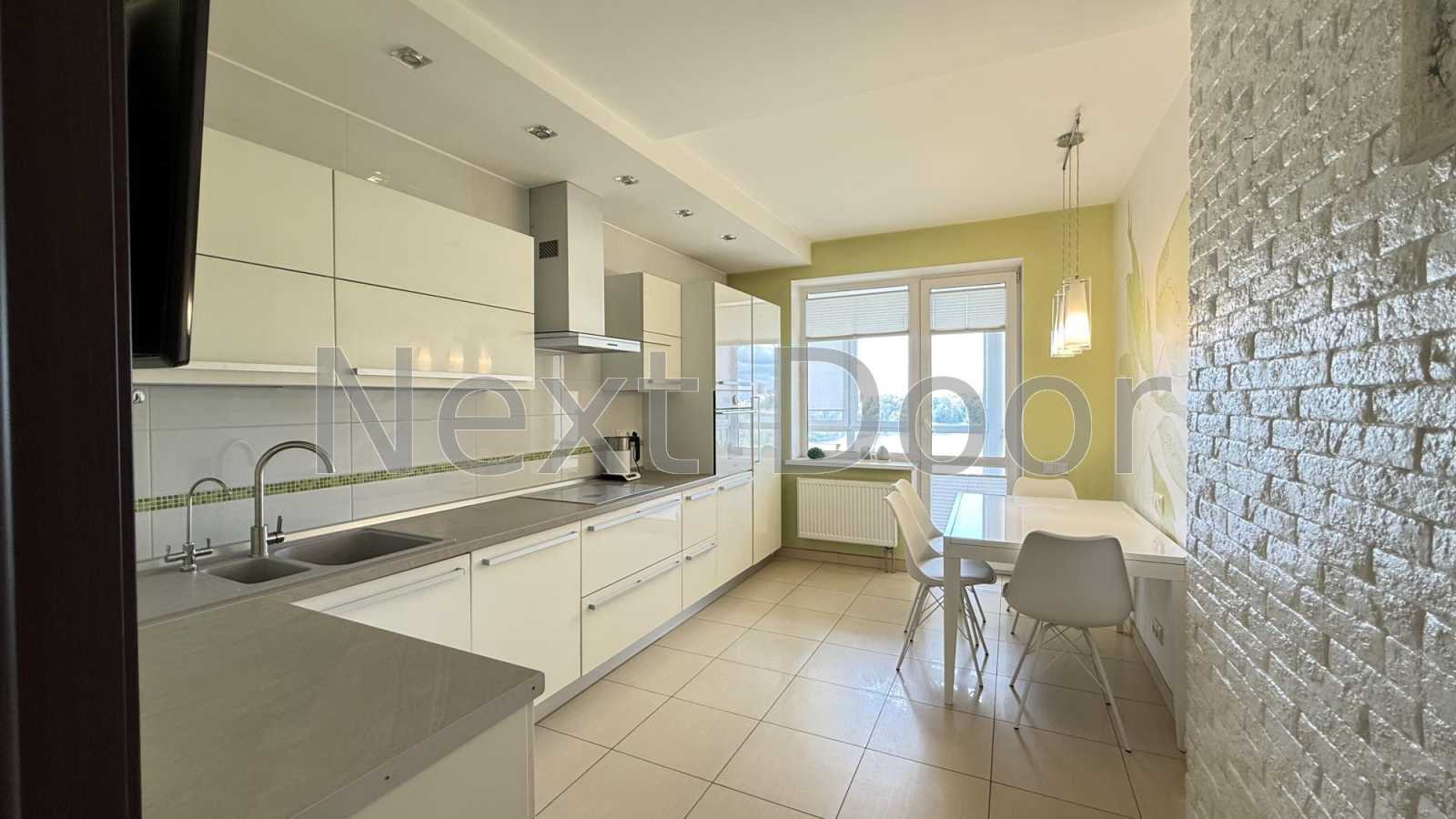 Продаж 3-кімнатної квартири 120 м², Йорданська вул., 1