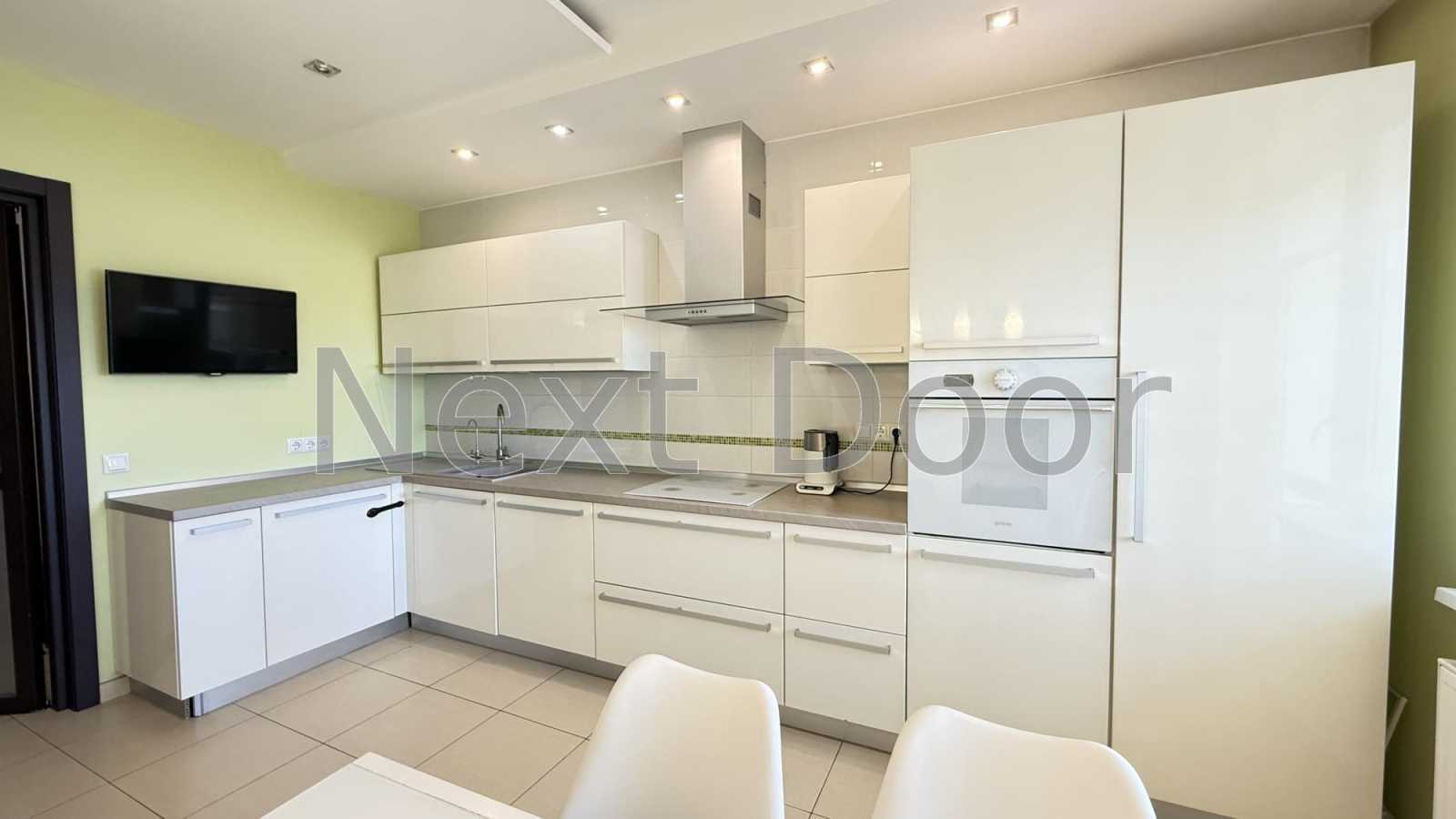 Продаж 3-кімнатної квартири 120 м², Йорданська вул., 1