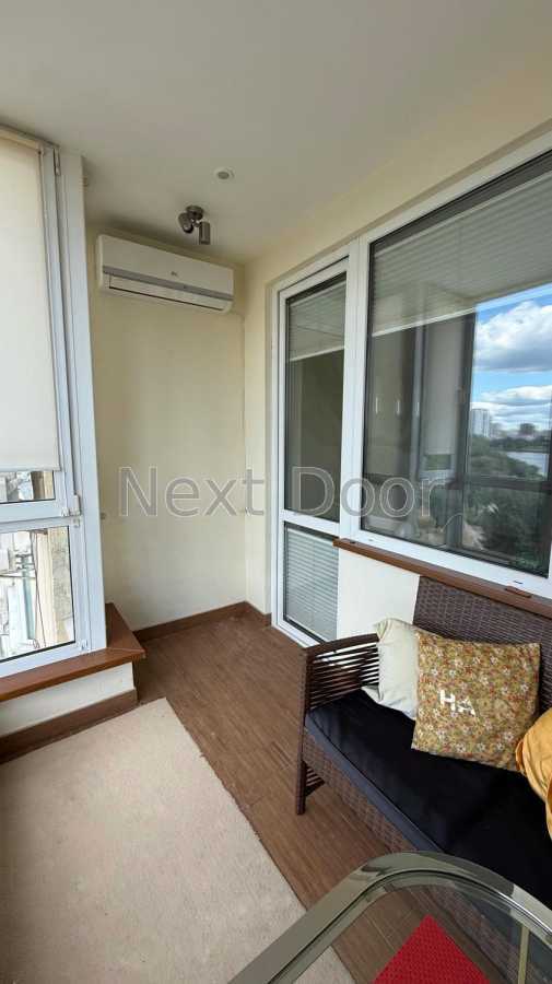 Продаж 3-кімнатної квартири 120 м², Йорданська вул., 1