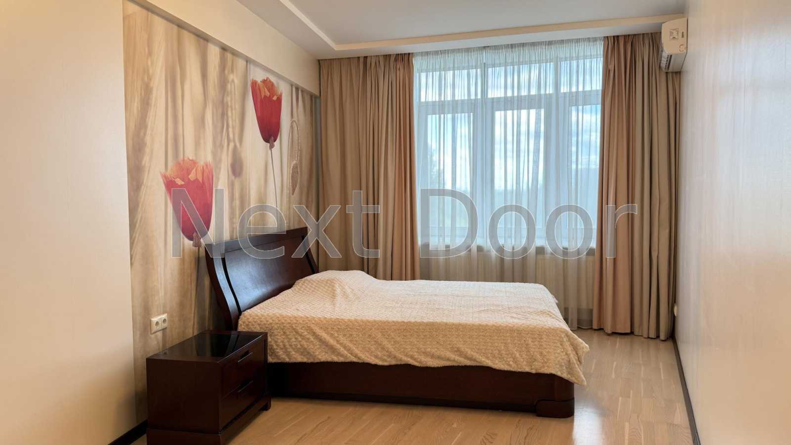 Продаж 3-кімнатної квартири 120 м², Йорданська вул., 1