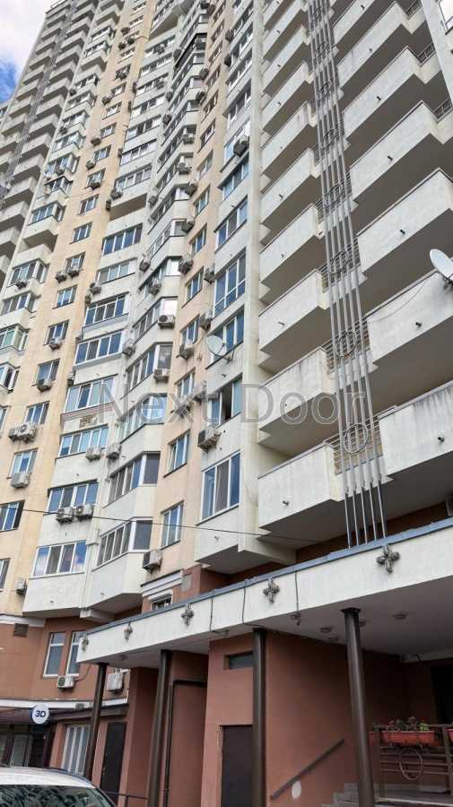 Продаж 3-кімнатної квартири 120 м², Йорданська вул., 1