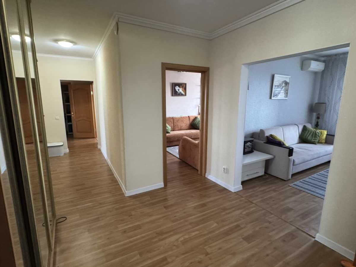 Оренда 3-кімнатної квартири 112 м², Харківське шосе, 56