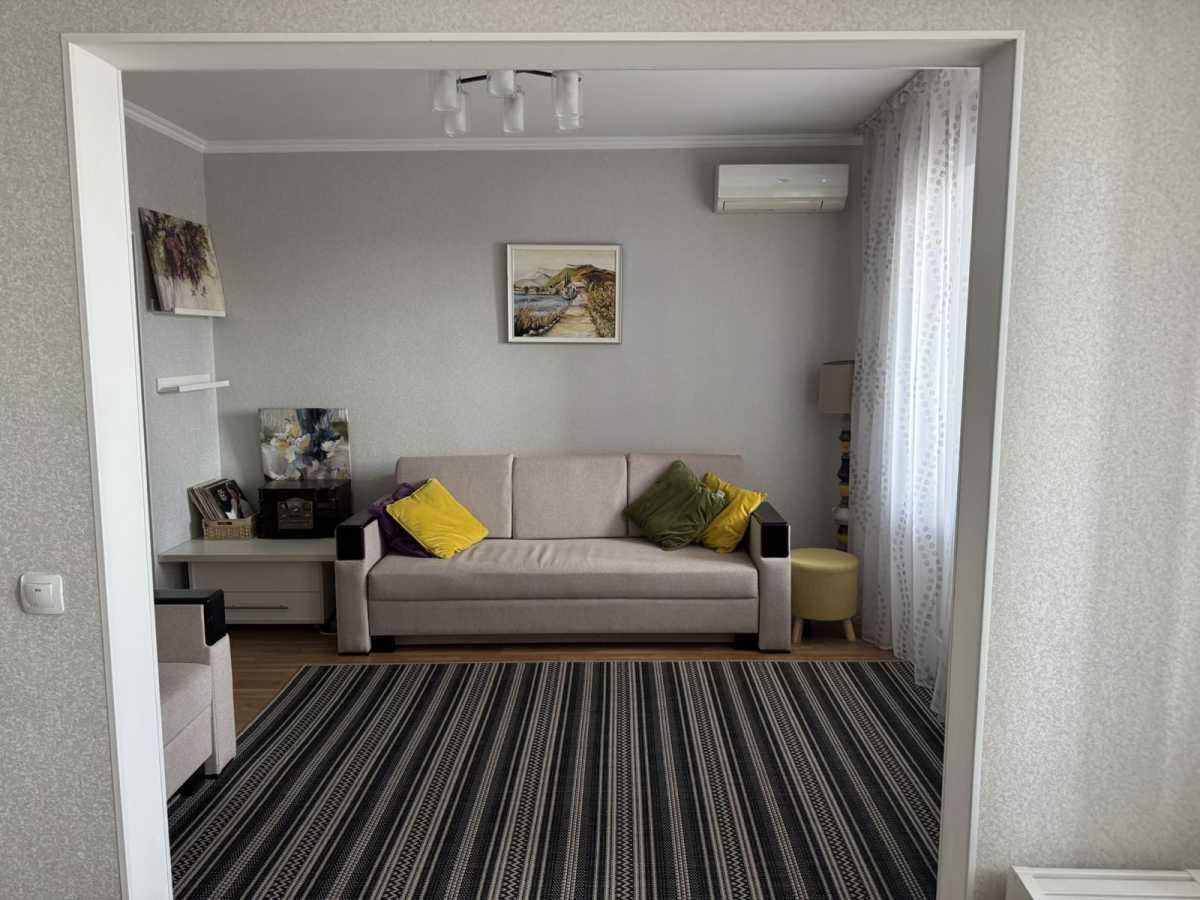 Оренда 3-кімнатної квартири 112 м², Харківське шосе, 56