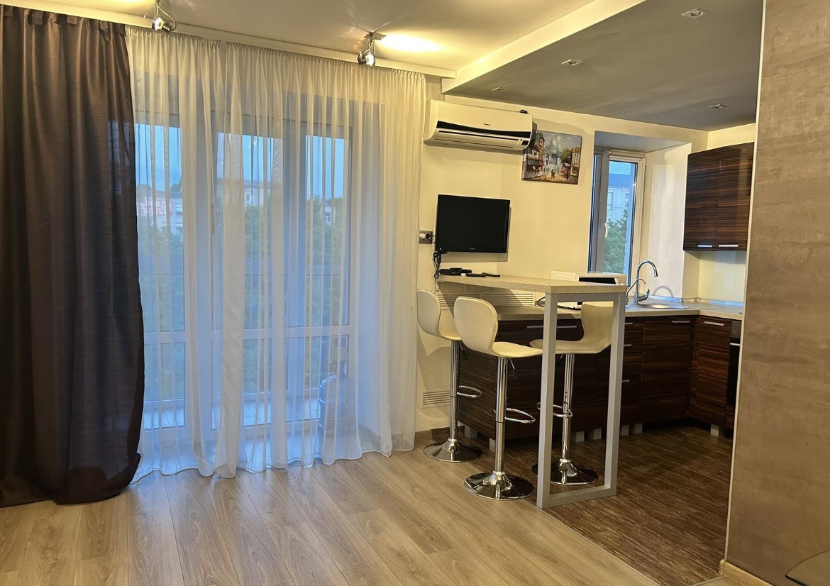 Продажа 2-комнатной квартиры 48 м², Александра Поля просп., 62