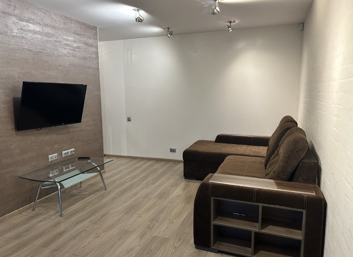 Продажа 2-комнатной квартиры 48 м², Александра Поля просп., 62
