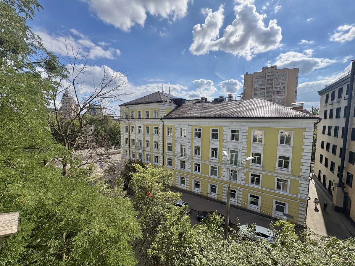 Оренда 2-кімнатної квартири 45 м², Євгена Гуцала пров., 4