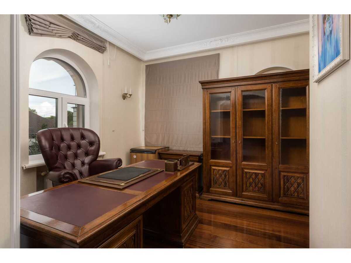 Аренда дома 1500 м²