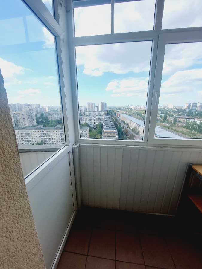 Аренда 2-комнатной квартиры 75 м², Всеволода Нестайко ул., 8