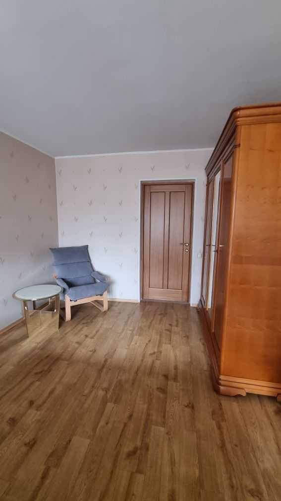 Аренда 3-комнатной квартиры 80 м², Славы бул.
