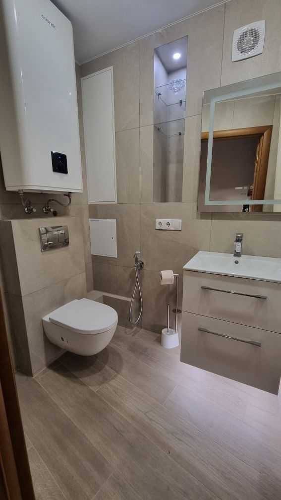 Аренда 3-комнатной квартиры 80 м², Славы бул.