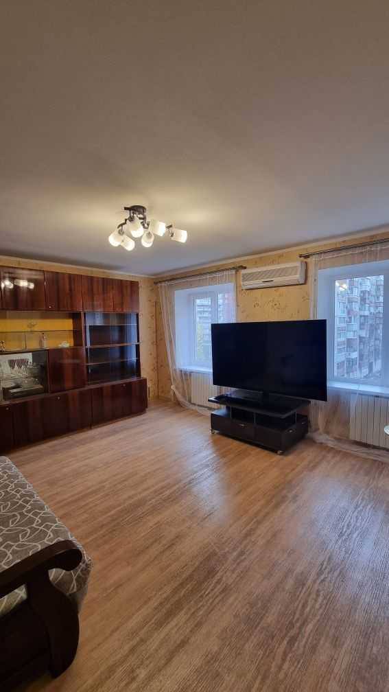Аренда 3-комнатной квартиры 80 м², Славы бул.