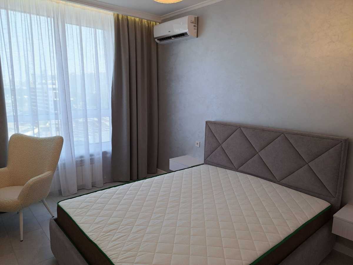 Оренда 1-кімнатної квартири 48 м², Дніпровська наб., 17к