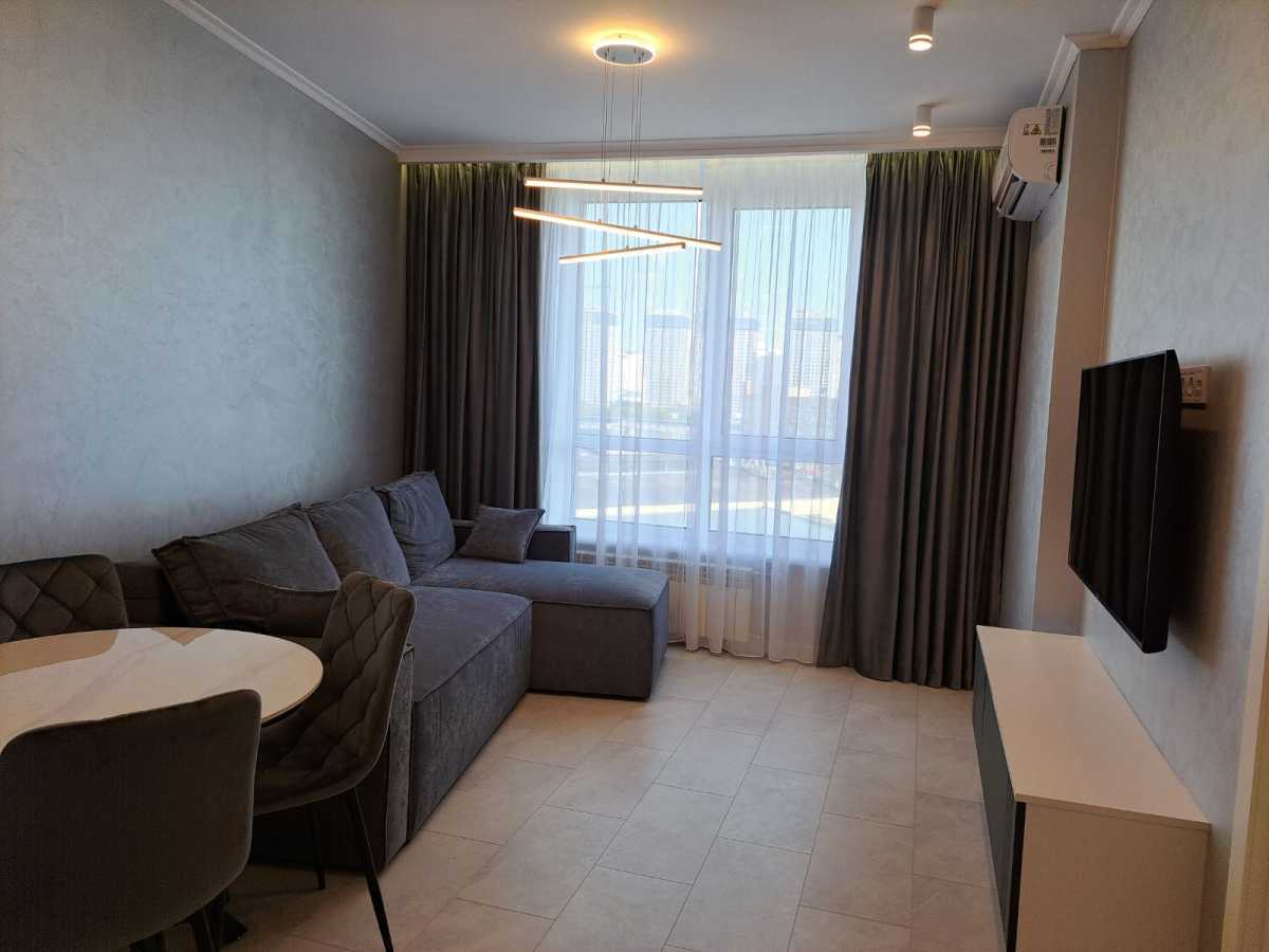 Оренда 1-кімнатної квартири 48 м², Дніпровська наб., 17к