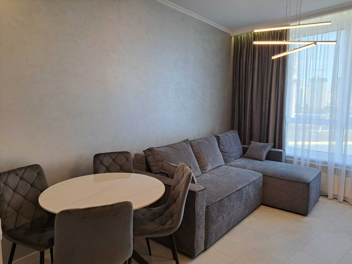Оренда 1-кімнатної квартири 48 м², Дніпровська наб., 17к