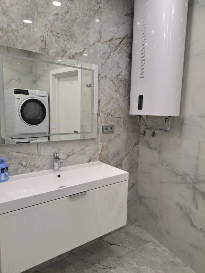 Оренда 1-кімнатної квартири 48 м², Дніпровська наб., 17к