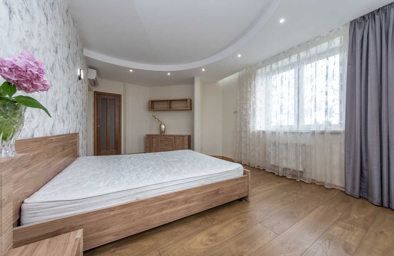 Продаж 2-кімнатної квартири 86 м², Голосіївська вул., 13б
