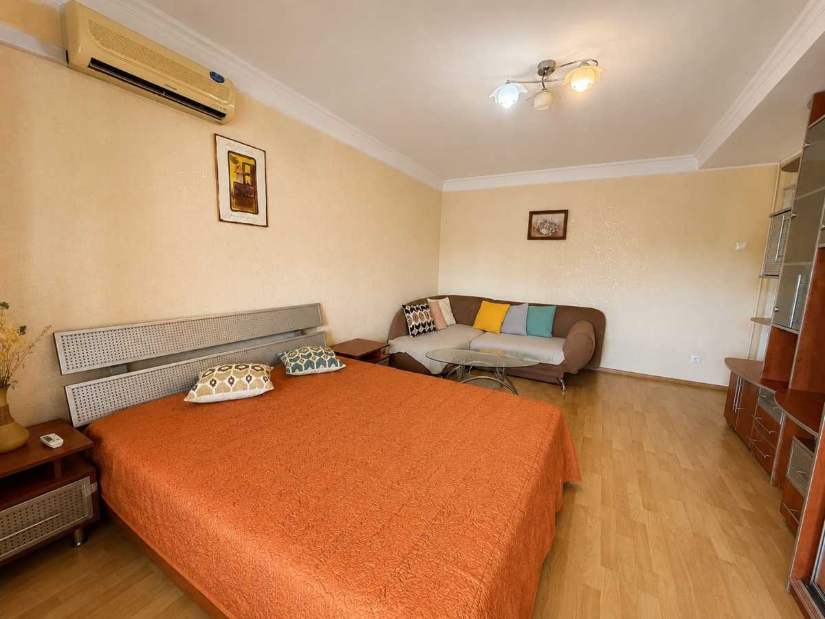 Оренда 1-кімнатної квартири 38 м², Підгірна вул., 3