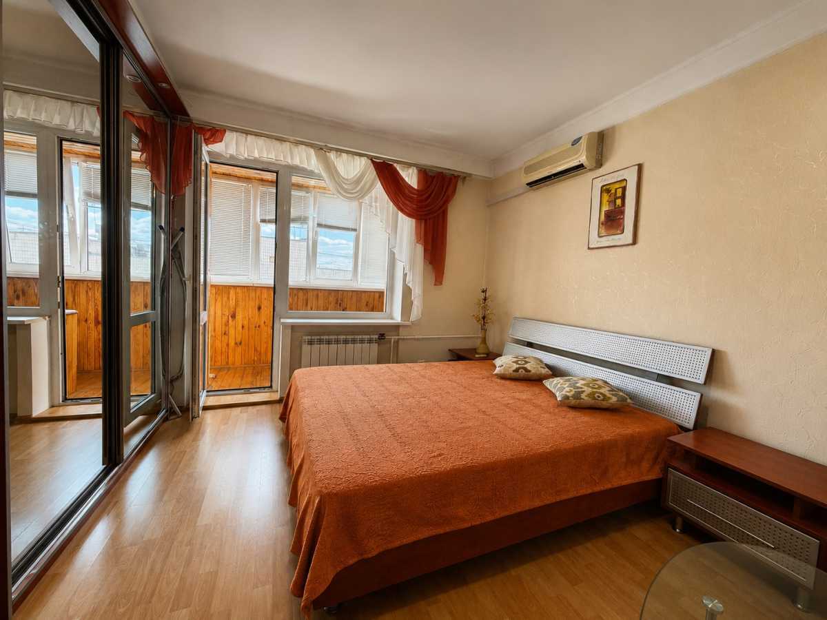 Оренда 1-кімнатної квартири 38 м², Підгірна вул., 3