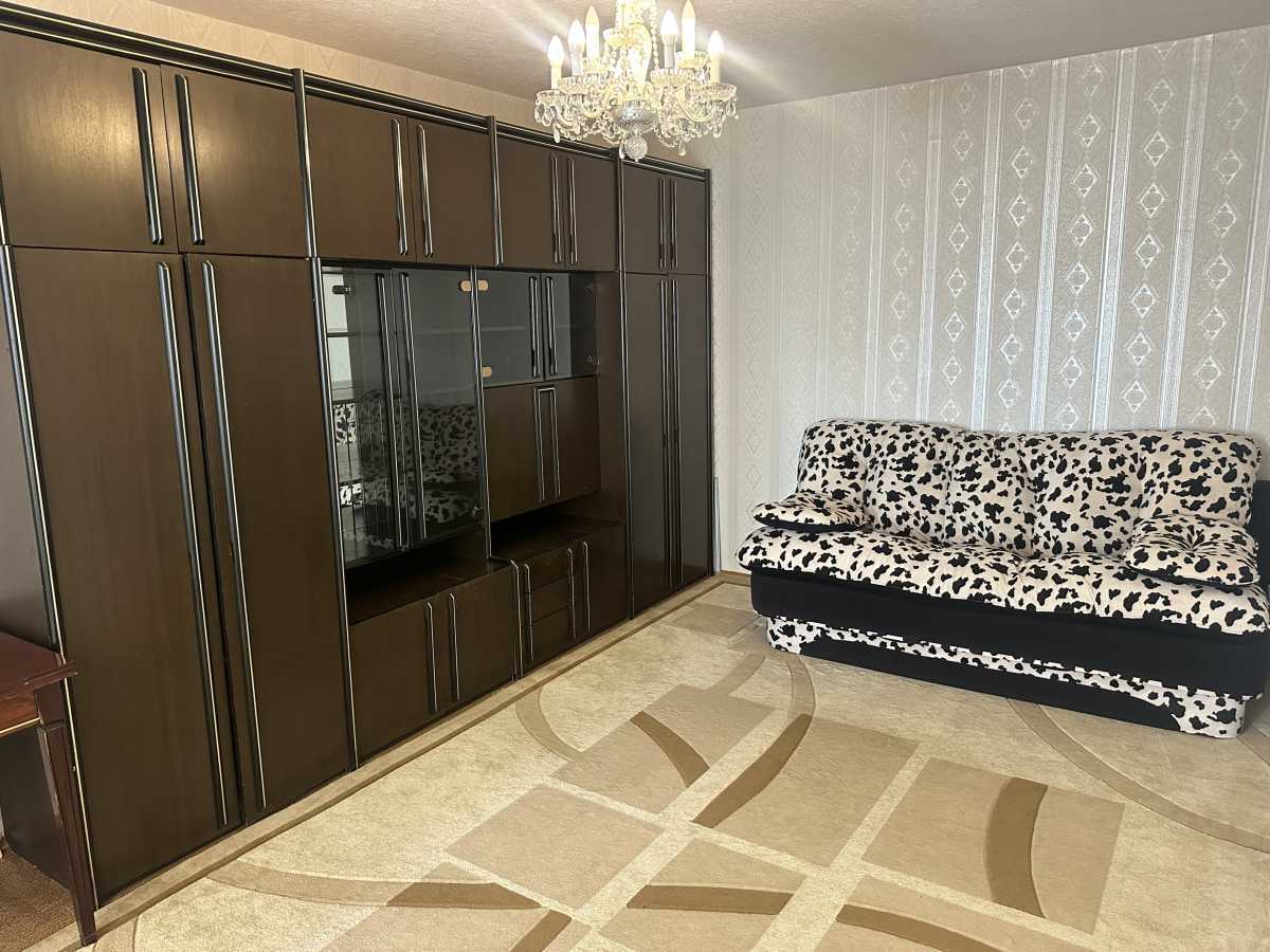 Оренда 3-кімнатної квартири 74 м², Підлісна вул., 6