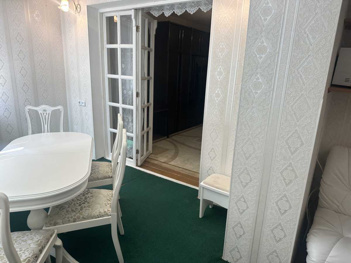 Оренда 3-кімнатної квартири 74 м², Підлісна вул., 6