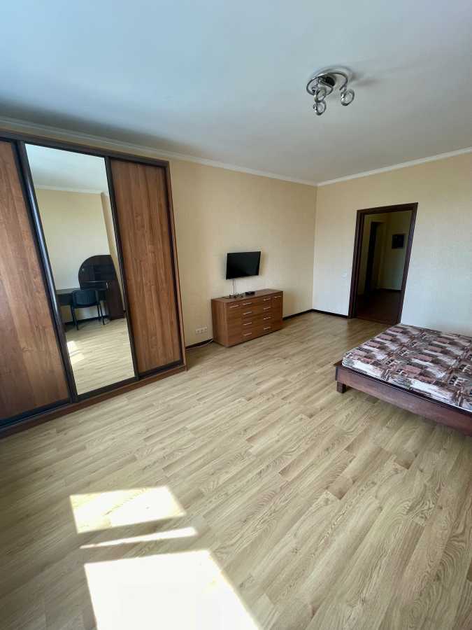 Аренда 2-комнатной квартиры 80 м², Иорданская ул., 1