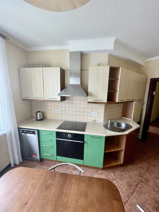 Аренда 2-комнатной квартиры 80 м², Иорданская ул., 1